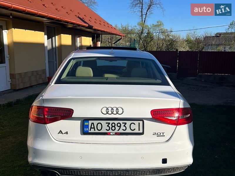 Седан Audi A4 2014 в Львові