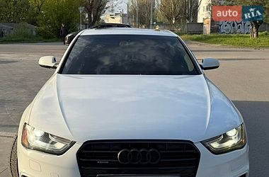Седан Audi A4 2014 в Дніпрі