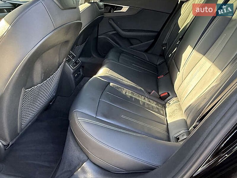 Седан Audi A4 2021 в Ивано-Франковске