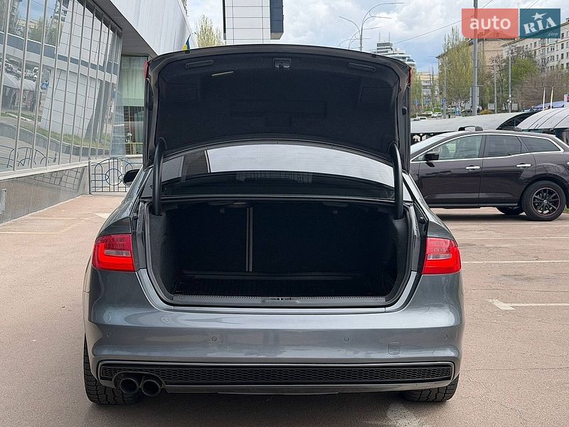 Седан Audi A4 2015 в Києві
