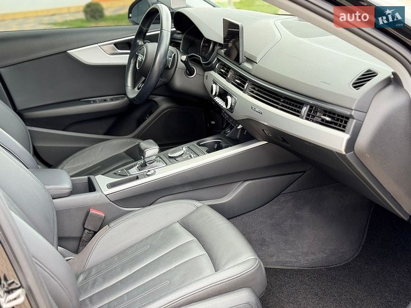 Седан Audi A4 2019 в Виннице