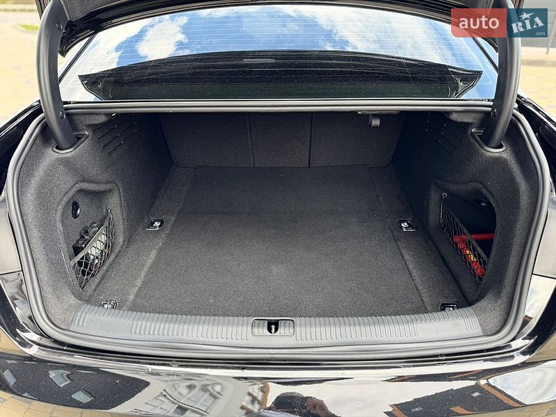 Седан Audi A4 2019 в Виннице