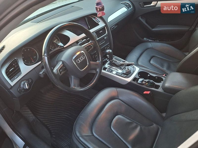 Седан Audi A4 2012 в Кагарлику