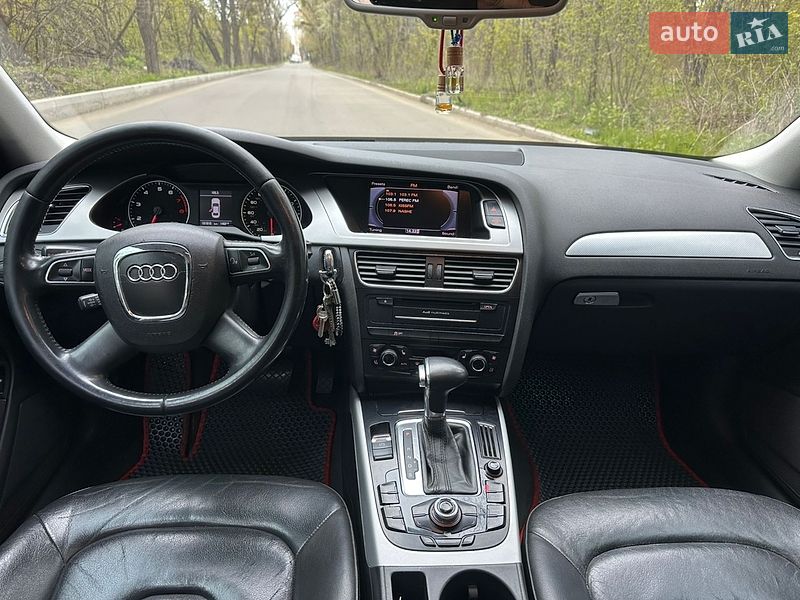Седан Audi A4 2011 в Киеве