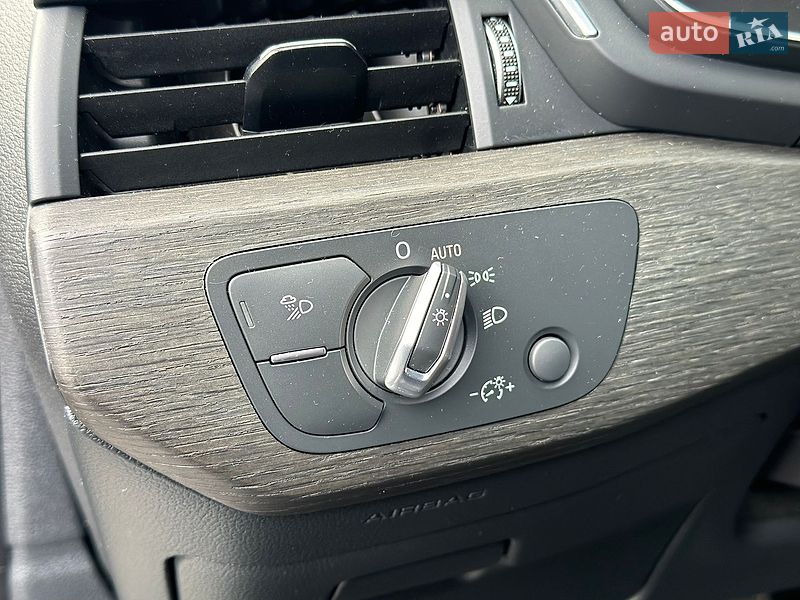 Седан Audi A4 2019 в Києві