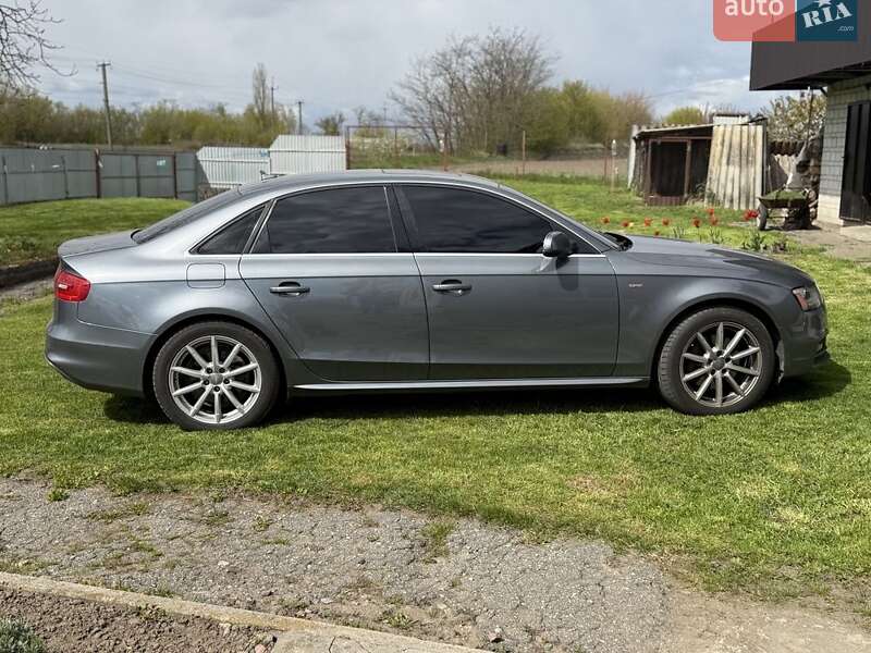Седан Audi A4 2015 в Киеве