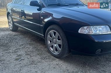 Седан Audi A4 1999 в Кицмани