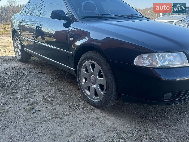 Седан Audi A4 1999 в Кицмани