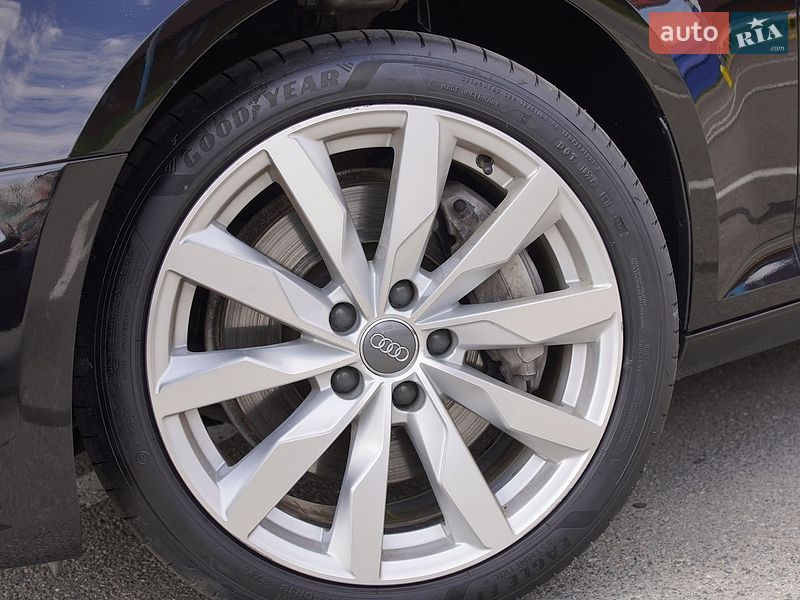 Седан Audi A4 2016 в Киеве