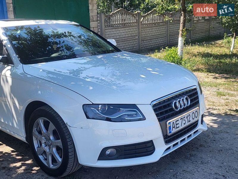 Седан Audi A4 2010 в Днепре