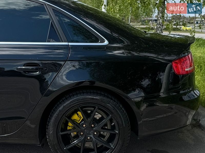 Седан Audi A4 2011 в Запоріжжі