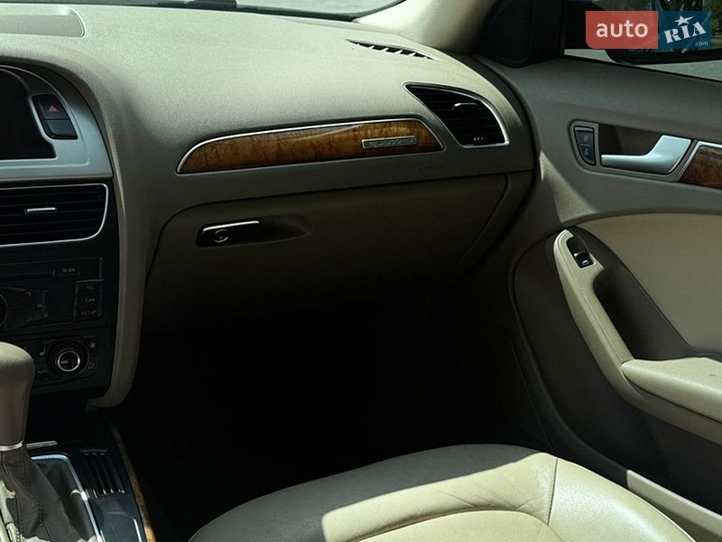 Седан Audi A4 2011 в Запоріжжі