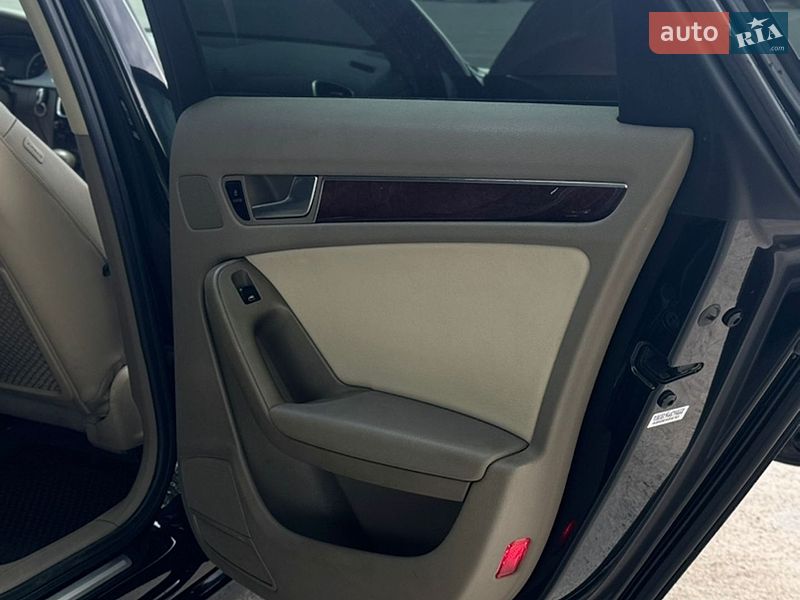 Седан Audi A4 2011 в Запоріжжі