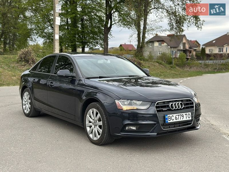 Седан Audi A4 2014 в Львове