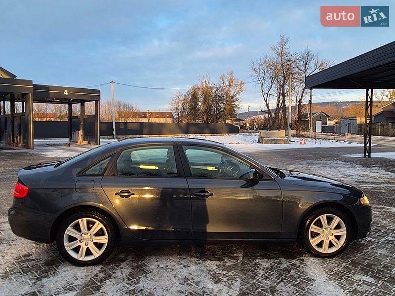 Седан Audi A4 2010 в Чернівцях