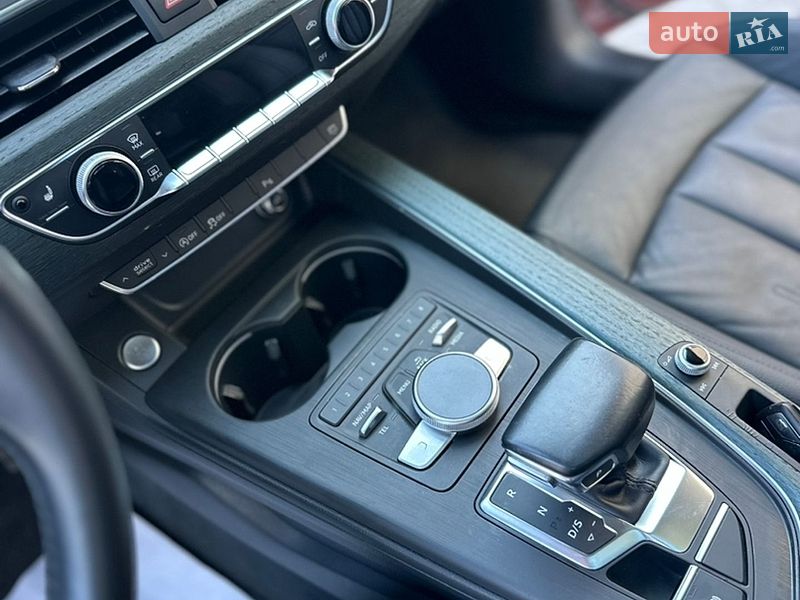 Седан Audi A4 2018 в Дрогобичі