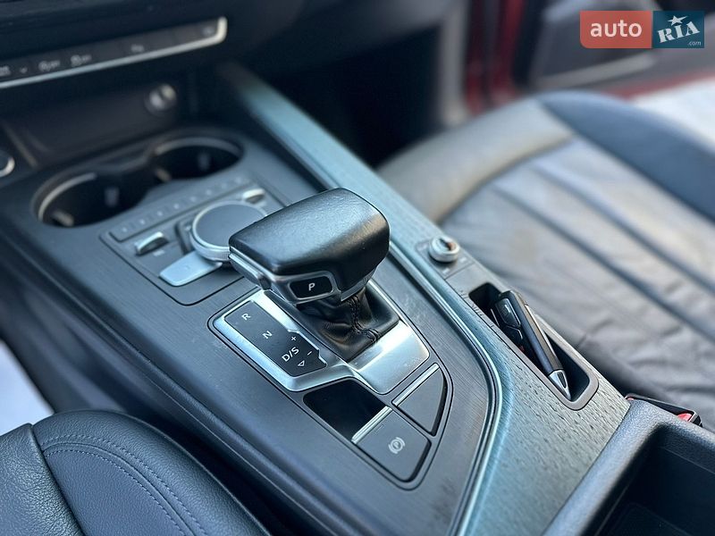 Седан Audi A4 2018 в Дрогобичі