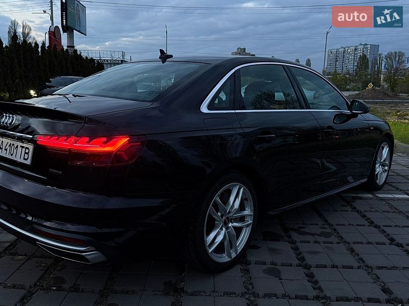 Седан Audi A4 2022 в Києві