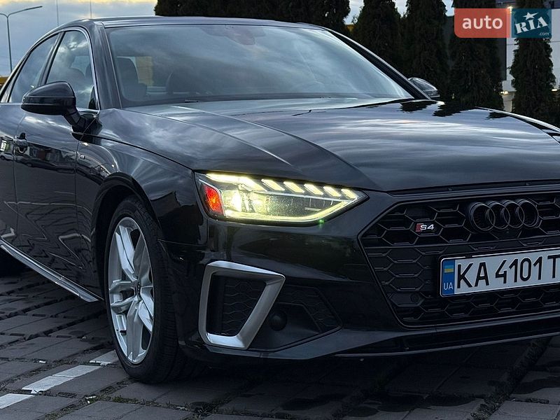 Седан Audi A4 2022 в Києві
