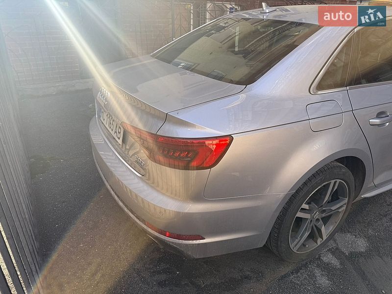Седан Audi A4 2017 в Киеве