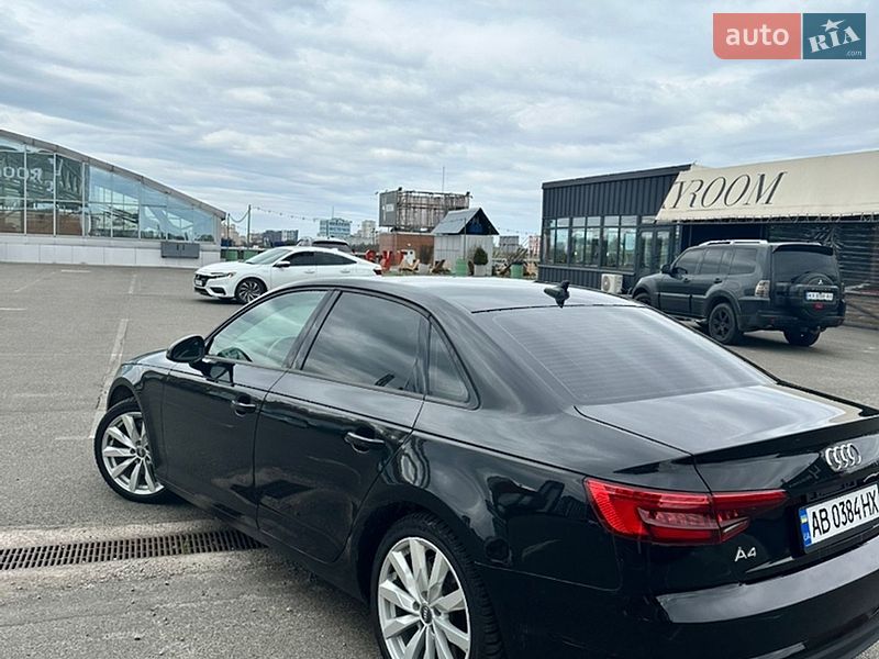 Седан Audi A4 2016 в Киеве