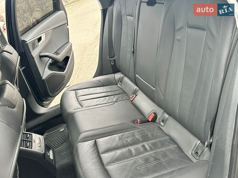 Седан Audi A4 2016 в Киеве