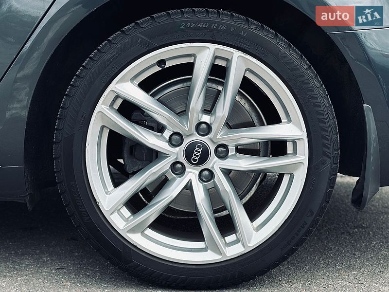 Седан Audi A4 2016 в Кременчуге