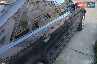 Седан Audi A4 2000 в Умани