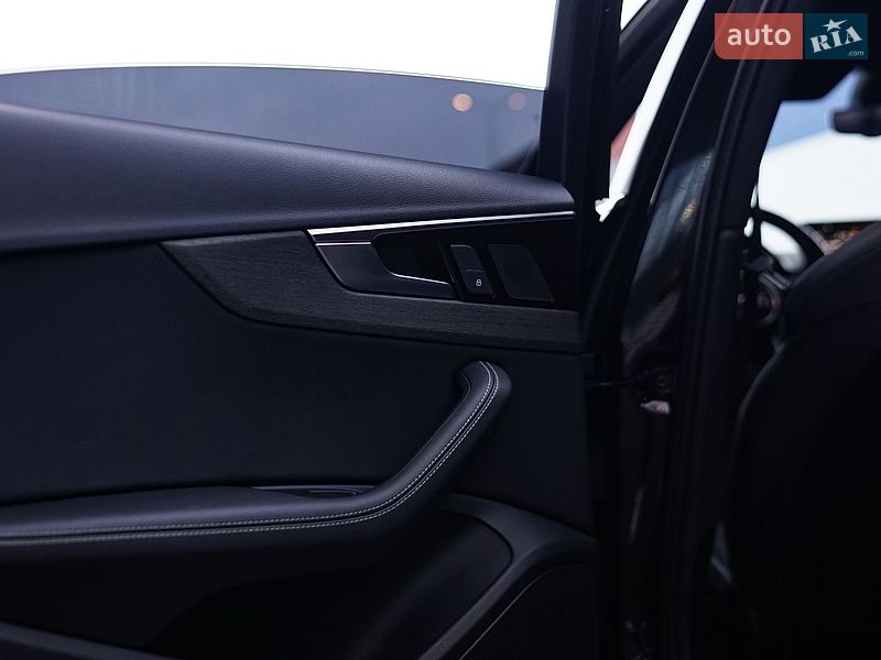 Седан Audi A4 2020 в Львові
