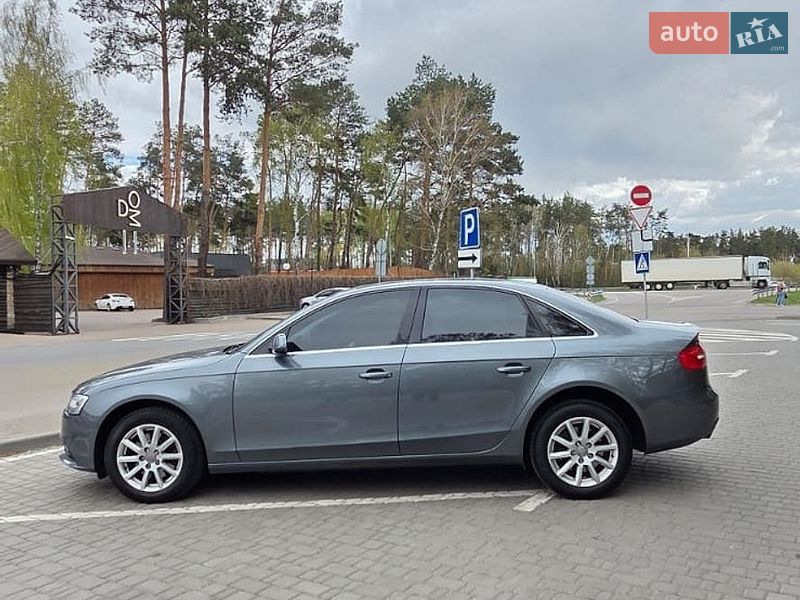 Седан Audi A4 2012 в Києві