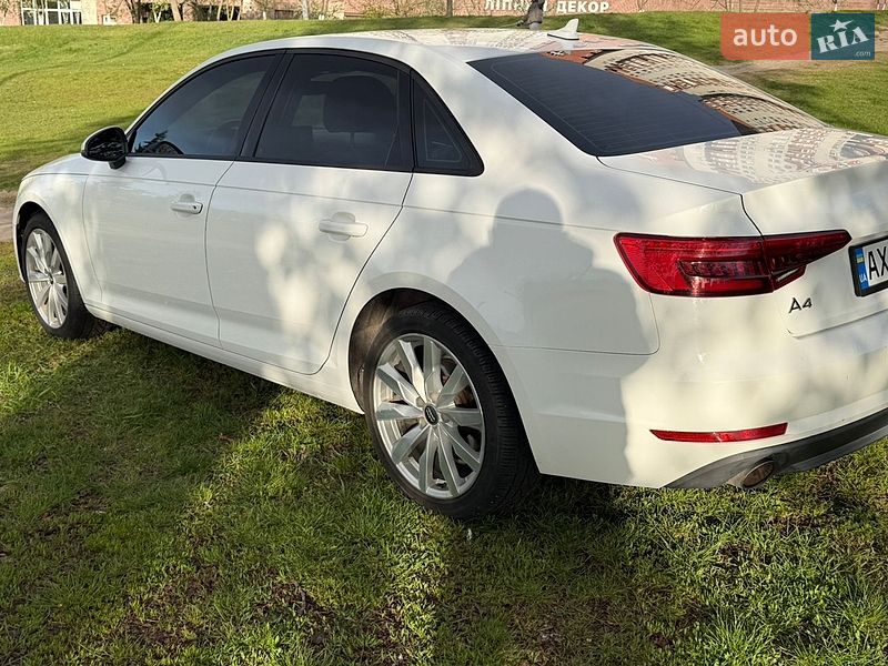 Седан Audi A4 2017 в Киеве