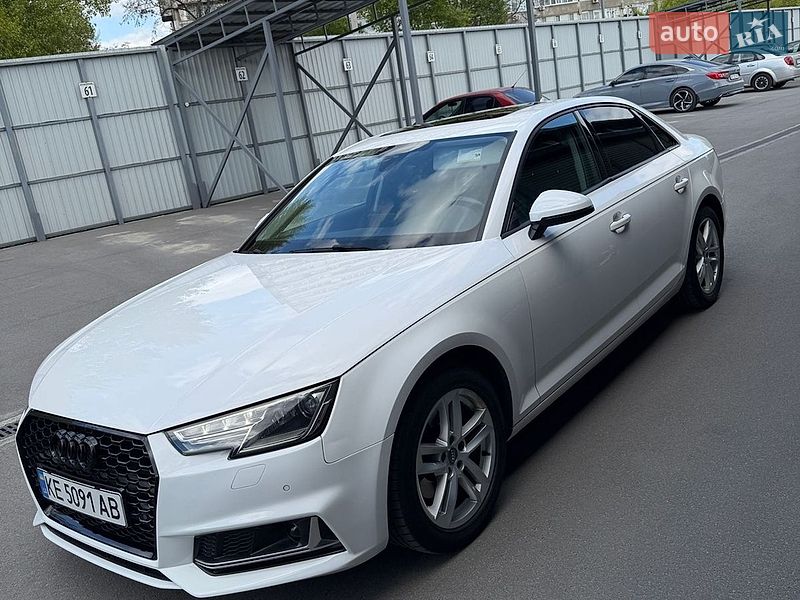Седан Audi A4 2017 в Днепре