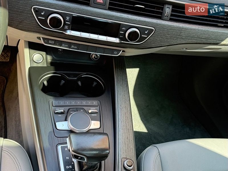 Седан Audi A4 2018 в Тернополе