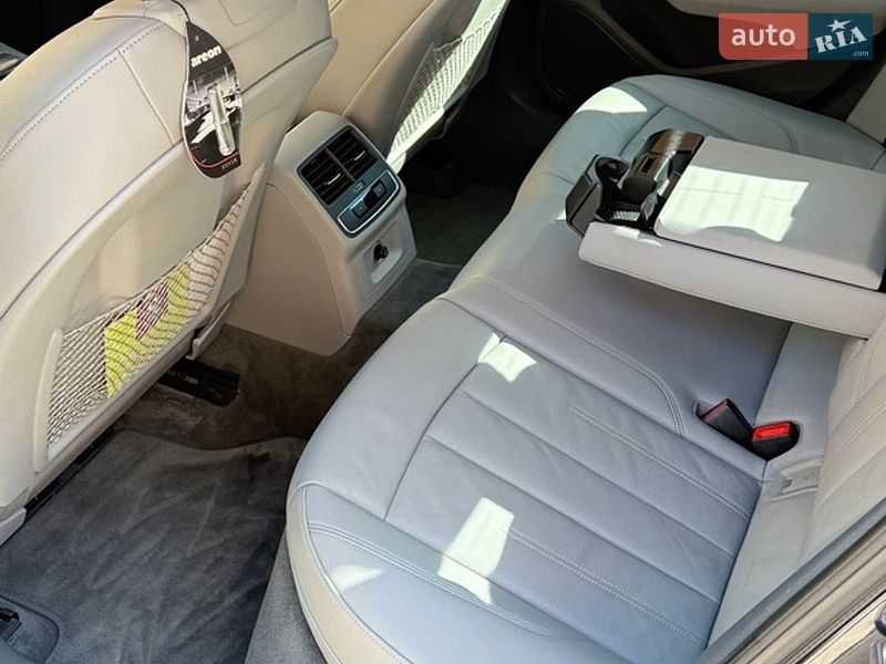 Седан Audi A4 2018 в Тернополе
