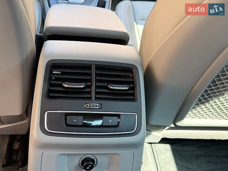 Седан Audi A4 2018 в Тернополе