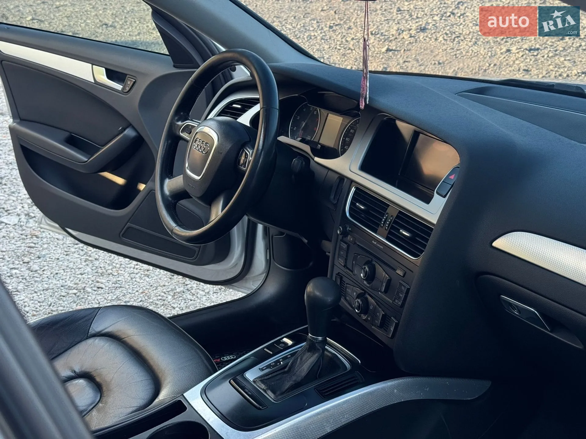 2010 Audi A4 - мініатюра 20