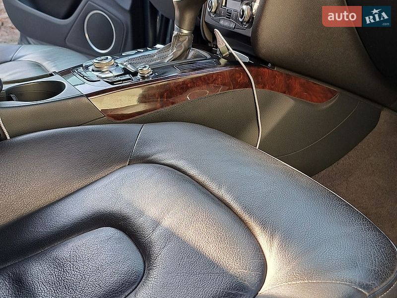 Седан Audi A4 2012 в Новомосковську