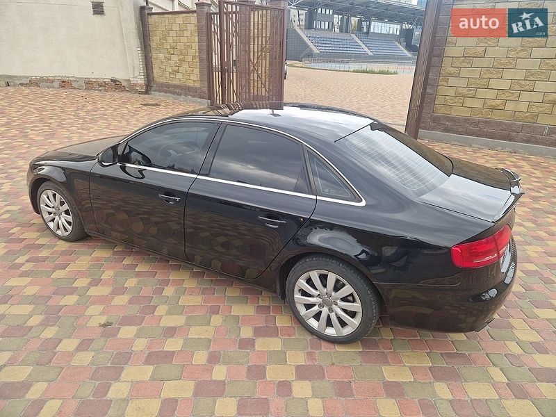 Седан Audi A4 2009 в Дніпрі