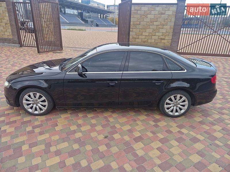 Седан Audi A4 2009 в Дніпрі