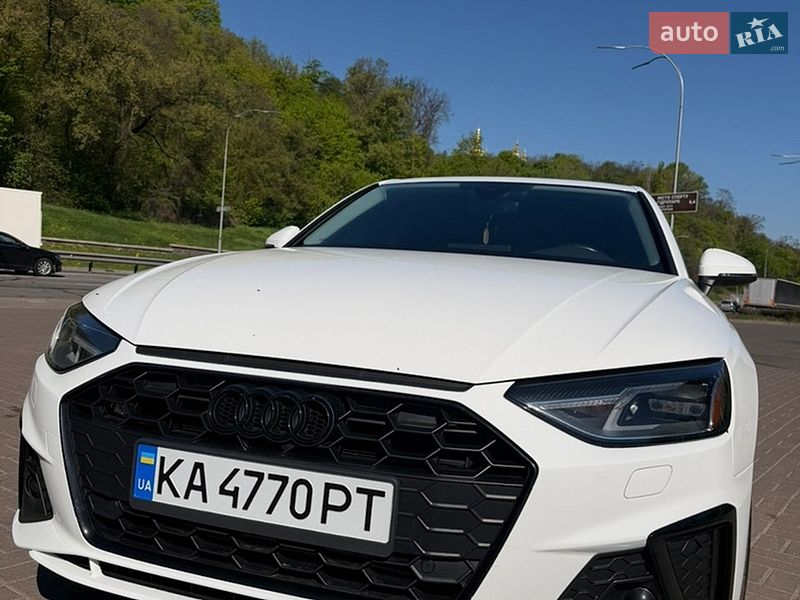 Седан Audi A4 2020 в Киеве