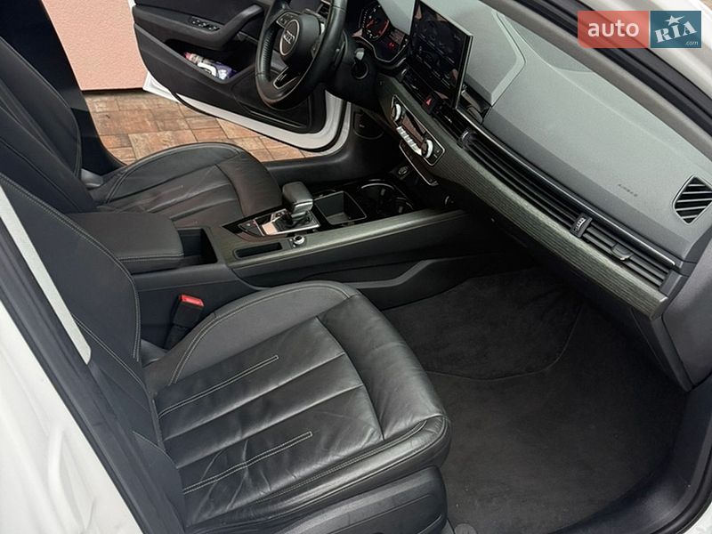 Седан Audi A4 2020 в Киеве