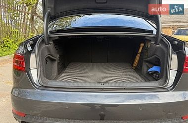 Седан Audi A4 2018 в Києві