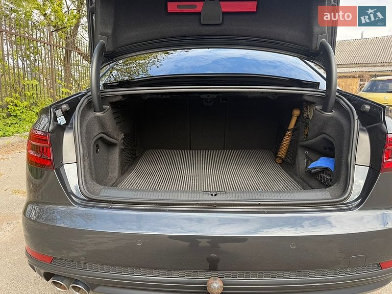 Седан Audi A4 2018 в Києві