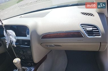 Седан Audi A4 2010 в Сумах