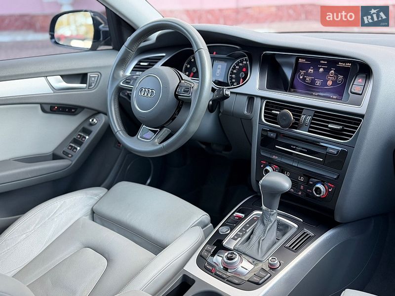 Седан Audi A4 2012 в Одесі