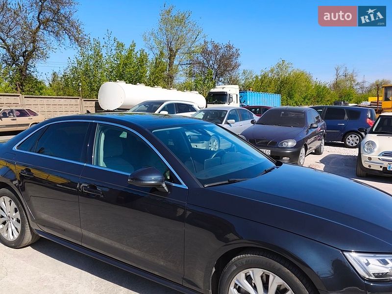 Седан Audi A4 2018 в Кривому Розі