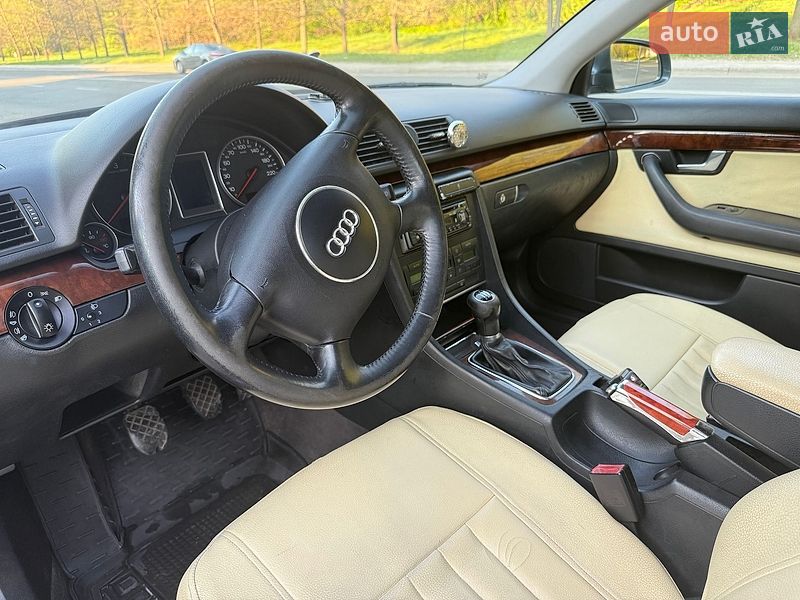 Седан Audi A4 2001 в Киеве