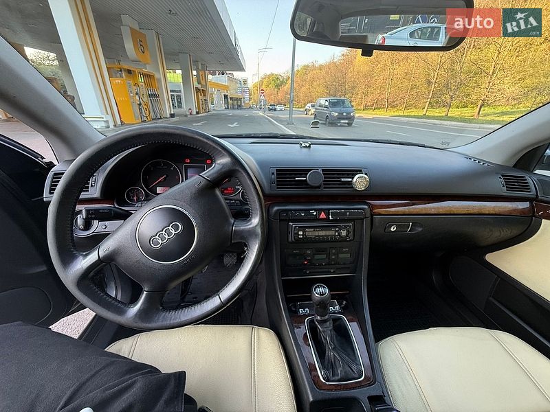 Седан Audi A4 2001 в Киеве