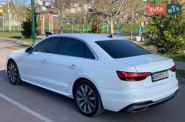 Седан Audi A4 2022 в Житомирі