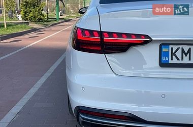 Седан Audi A4 2022 в Житомирі